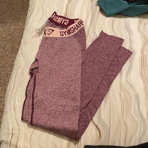 Size medium gym shark leggings like new
